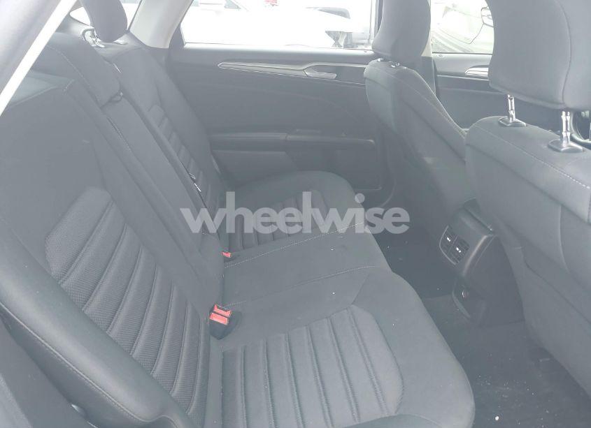 Photo 8 of 2019 Ford Fusion SE (VIN 3FA6P0HD4KR132314)