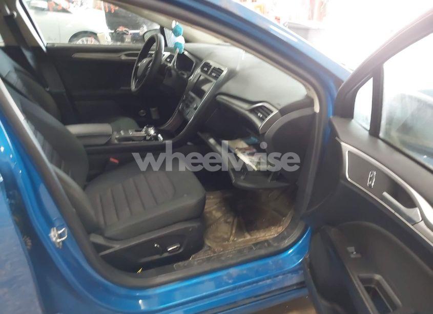 Photo 5 of 2019 Ford Fusion SE (VIN 3FA6P0HD4KR147864)