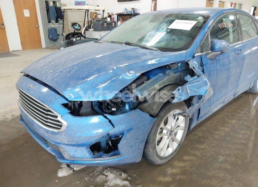 Photo 6 of 2019 Ford Fusion SE (VIN 3FA6P0HD4KR147864)
