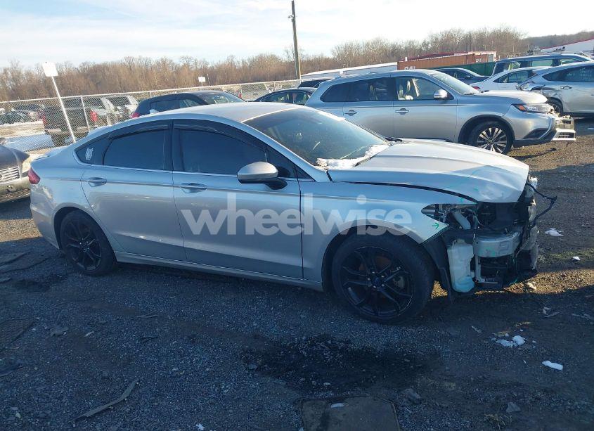 Photo 13 of 2019 Ford Fusion SE (VIN 3FA6P0HD4KR163594)