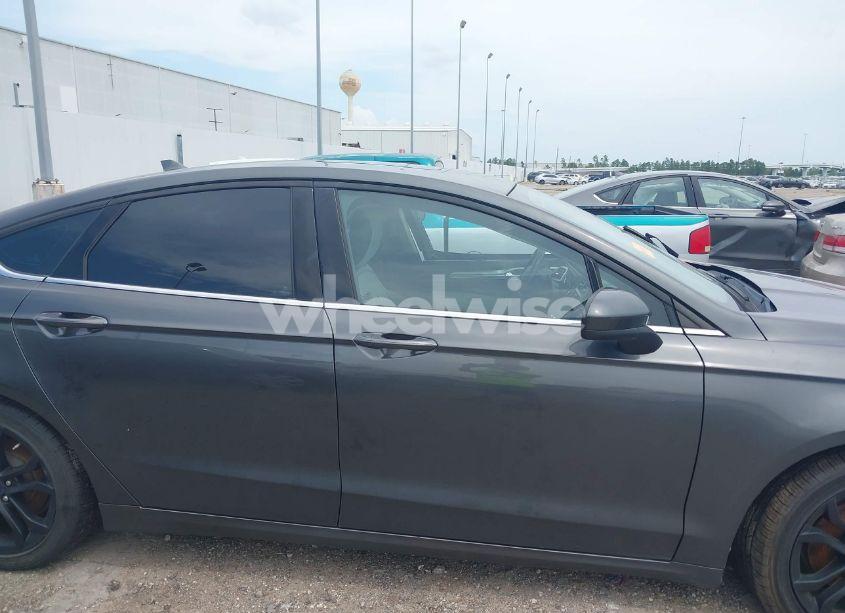 Photo 13 of 2019 Ford Fusion SE (VIN 3FA6P0HD4KR198393)