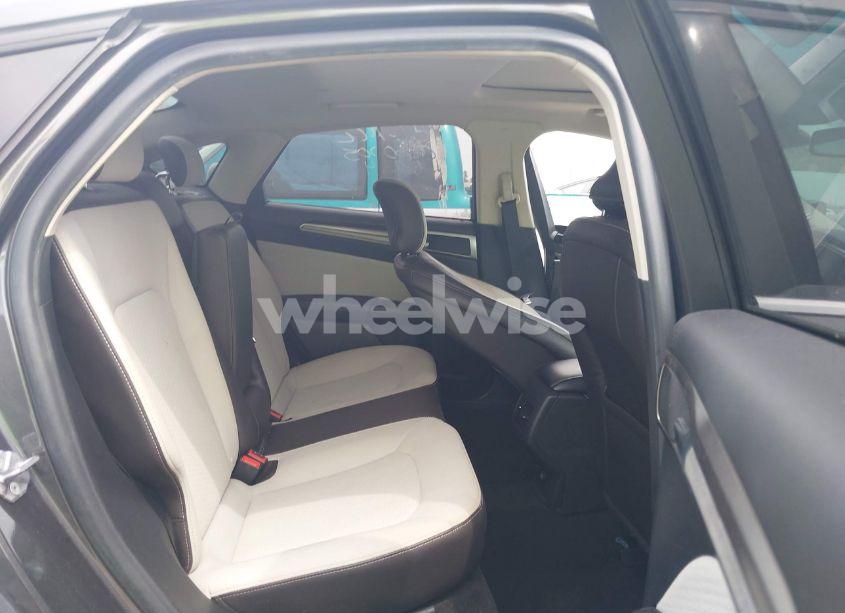 Photo 8 of 2019 Ford Fusion SE (VIN 3FA6P0HD4KR198393)