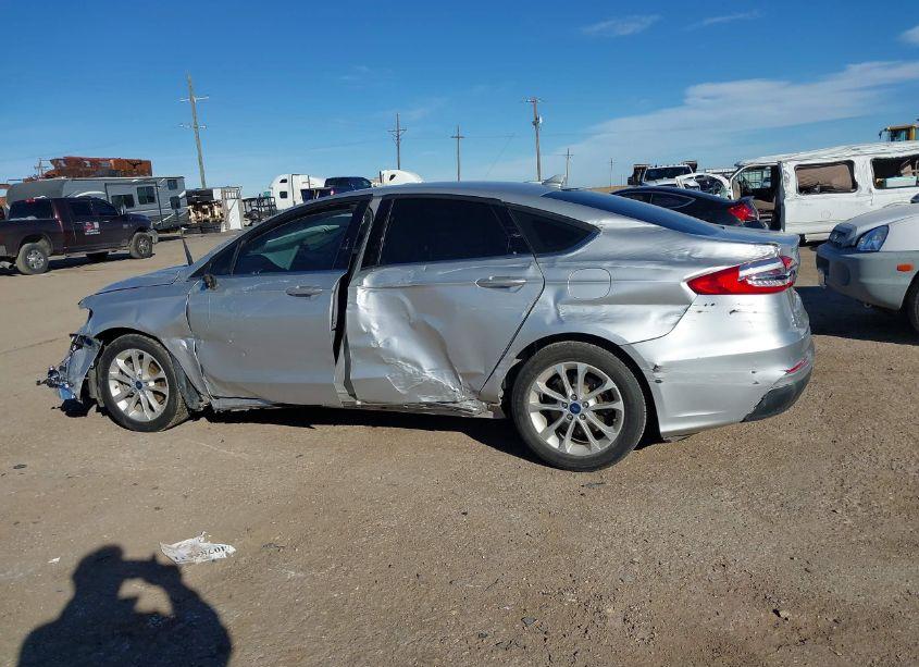 Photo 14 of 2019 Ford Fusion SE (VIN 3FA6P0HD4KR203818)