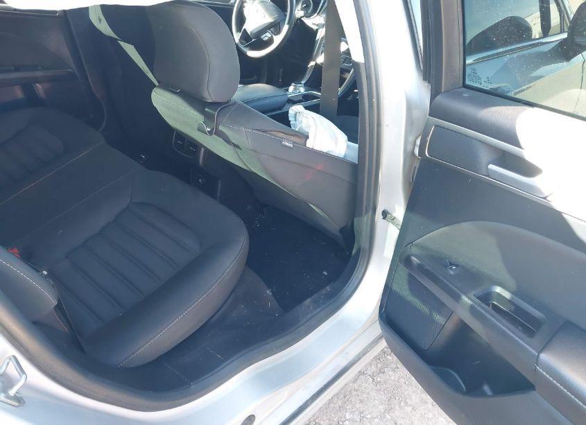 Photo 8 of 2019 Ford Fusion SE (VIN 3FA6P0HD4KR203818)