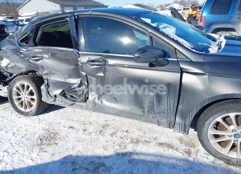 Photo 6 of 2019 Ford Fusion SE (VIN 3FA6P0HD4KR243221)