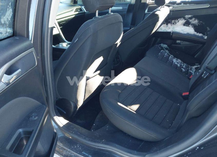 Photo 8 of 2019 Ford Fusion SE (VIN 3FA6P0HD4KR243221)