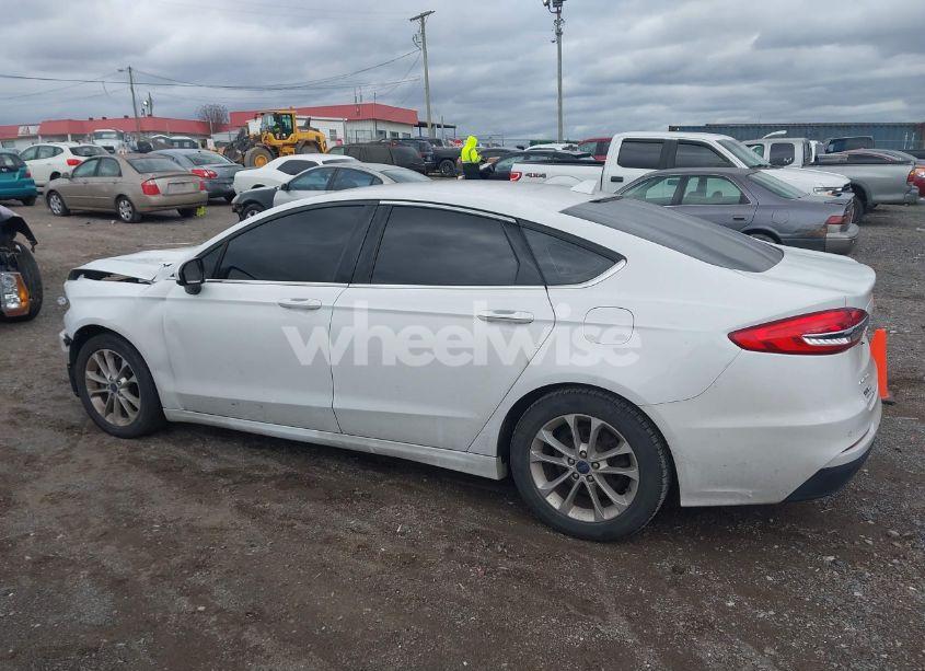 Photo 15 of 2019 Ford Fusion SE (VIN 3FA6P0HD4KR246815)