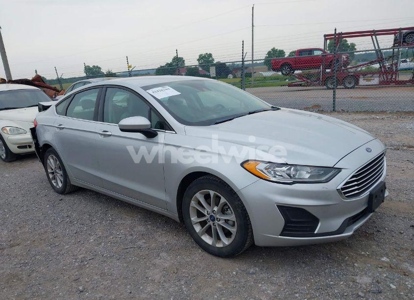 2019 Ford Fusion SE (VIN 3FA6P0HD4KR255398) main photo