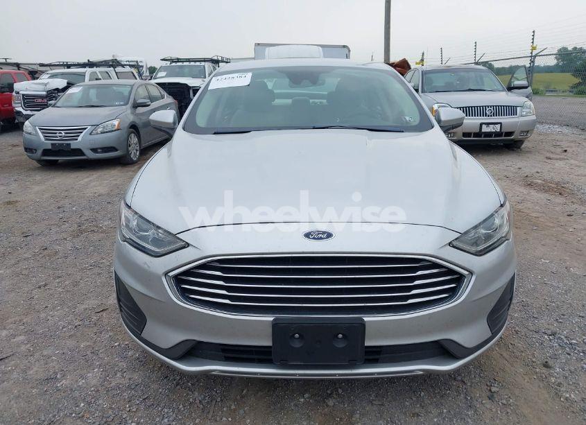 Photo 12 of 2019 Ford Fusion SE (VIN 3FA6P0HD4KR255398)