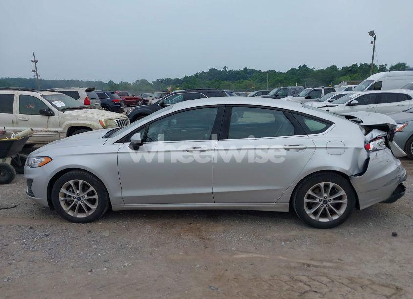 Photo 14 of 2019 Ford Fusion SE (VIN 3FA6P0HD4KR255398)