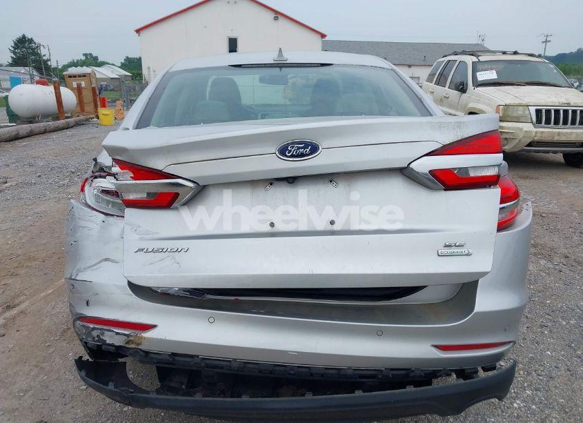 Photo 16 of 2019 Ford Fusion SE (VIN 3FA6P0HD4KR255398)