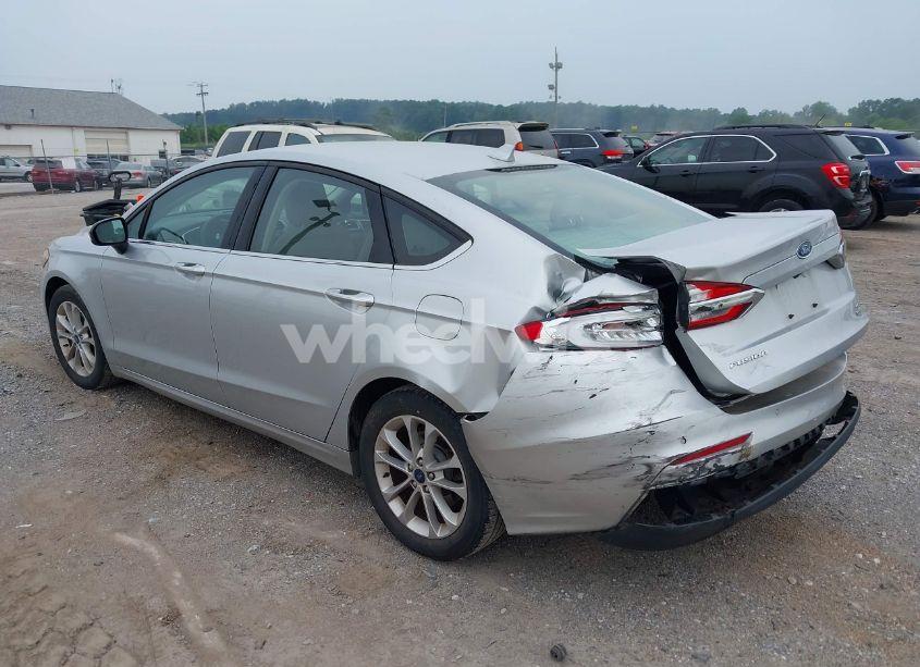Photo 3 of 2019 Ford Fusion SE (VIN 3FA6P0HD4KR255398)