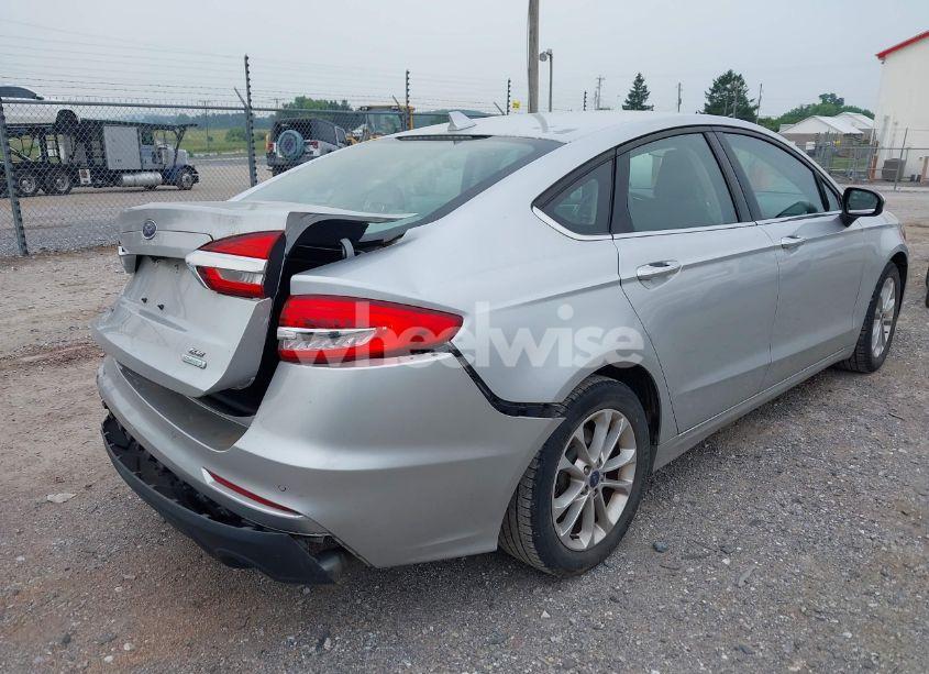Photo 4 of 2019 Ford Fusion SE (VIN 3FA6P0HD4KR255398)