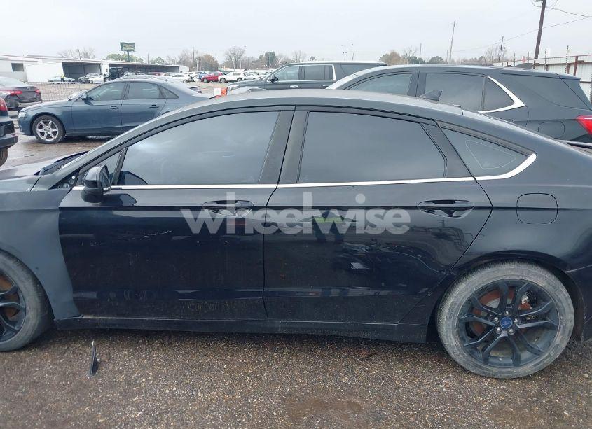 Photo 14 of 2019 Ford Fusion SE (VIN 3FA6P0HD4KR277045)
