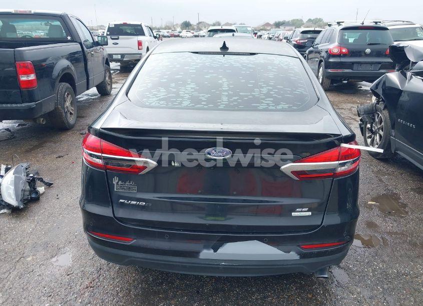 Photo 16 of 2019 Ford Fusion SE (VIN 3FA6P0HD4KR277045)