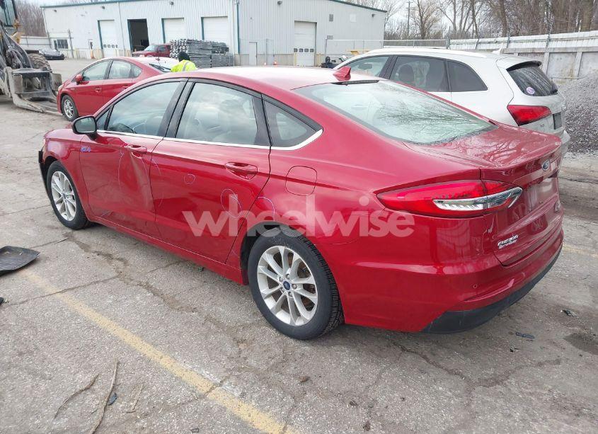 Photo 3 of 2020 Ford Fusion SE (VIN 3FA6P0HD4LR109679)