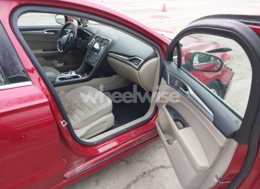 Photo 5 of 2020 Ford Fusion SE (VIN 3FA6P0HD4LR109679)