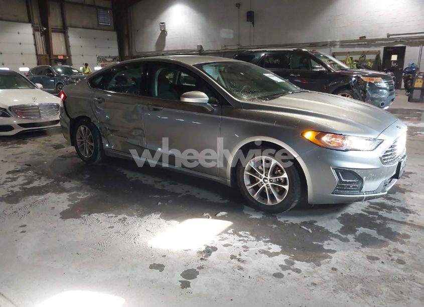 2020 Ford Fusion SE (VIN 3FA6P0HD4LR158056) main photo
