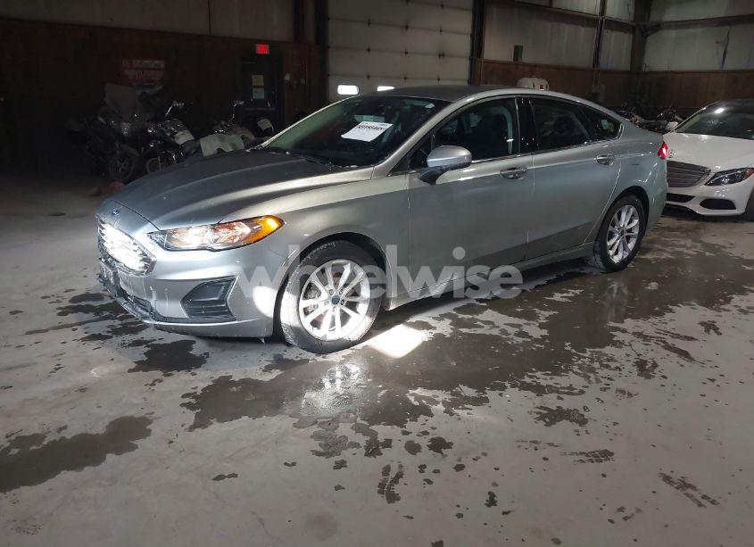 Photo 2 of 2020 Ford Fusion SE (VIN 3FA6P0HD4LR158056)