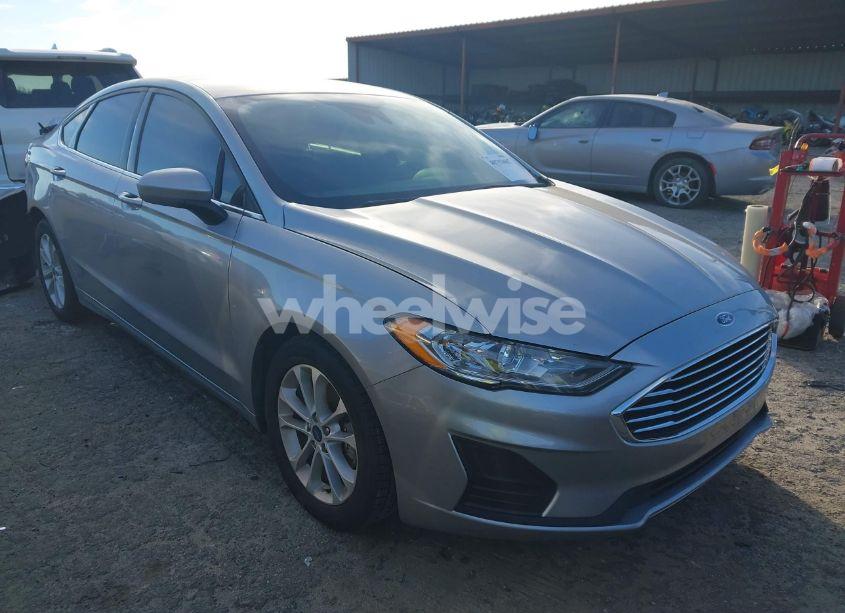 2020 Ford Fusion SE (VIN 3FA6P0HD4LR184303) main photo