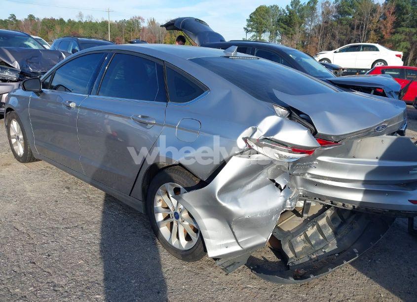 Photo 3 of 2020 Ford Fusion SE (VIN 3FA6P0HD4LR184303)