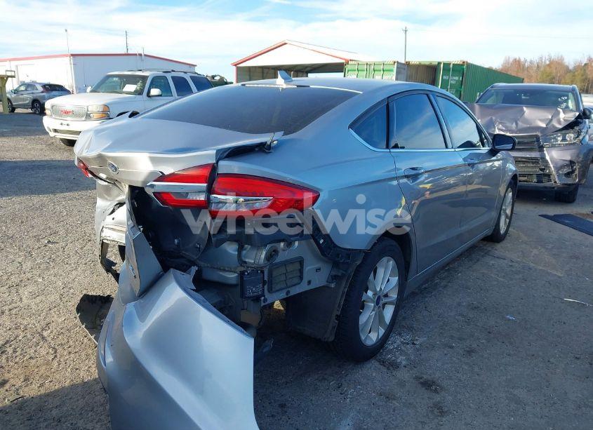 Photo 4 of 2020 Ford Fusion SE (VIN 3FA6P0HD4LR184303)