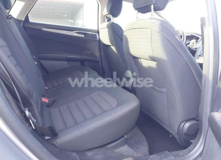 Photo 8 of 2020 Ford Fusion SE (VIN 3FA6P0HD4LR184303)