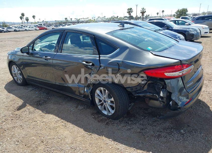 Photo 3 of 2020 Ford Fusion SE (VIN 3FA6P0HD4LR231507)
