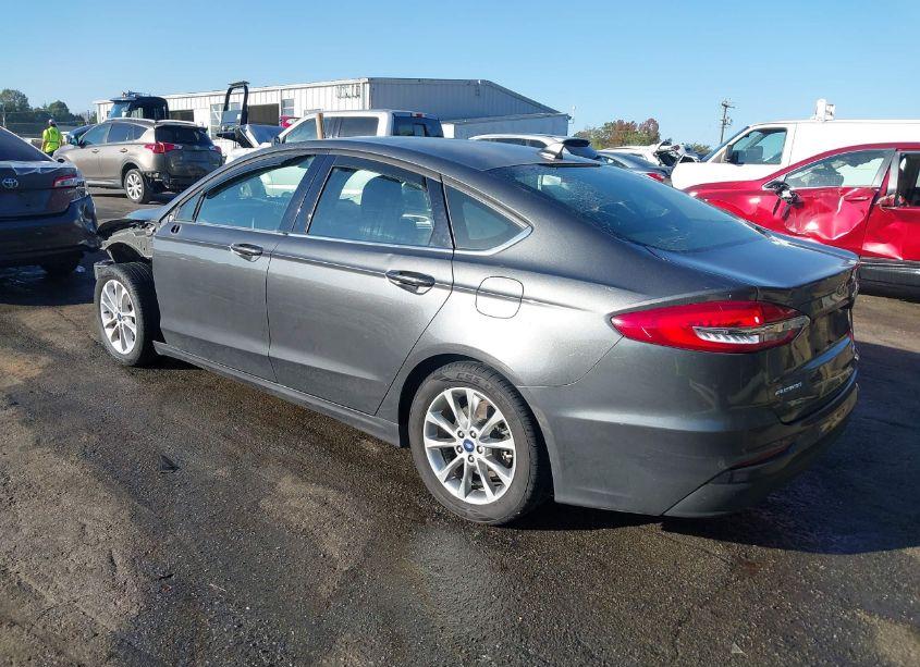 Photo 3 of 2020 Ford Fusion SE (VIN 3FA6P0HD4LR257797)