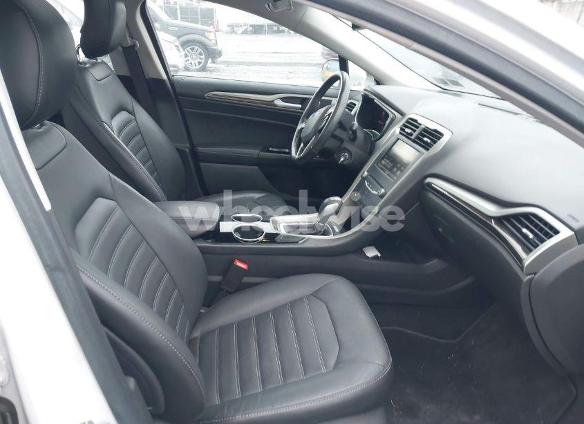 Photo 5 of 2014 Ford Fusion SE (VIN 3FA6P0HD5ER106003)