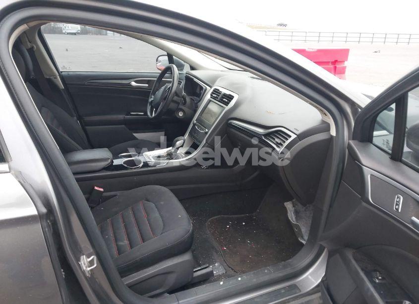 Photo 5 of 2014 Ford Fusion SE (VIN 3FA6P0HD5ER149594)