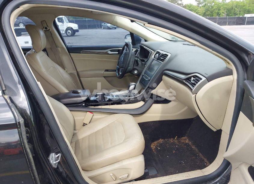 Photo 5 of 2014 Ford Fusion SE (VIN 3FA6P0HD5ER182028)