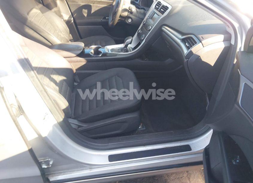 Photo 5 of 2014 Ford Fusion SE (VIN 3FA6P0HD5ER232975)