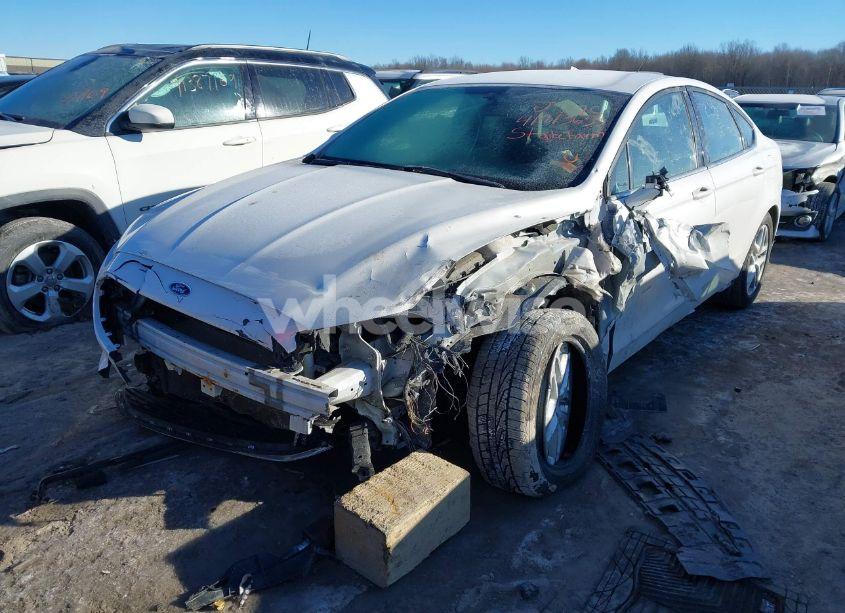 Photo 2 of 2014 Ford Fusion SE (VIN 3FA6P0HD5ER282730)