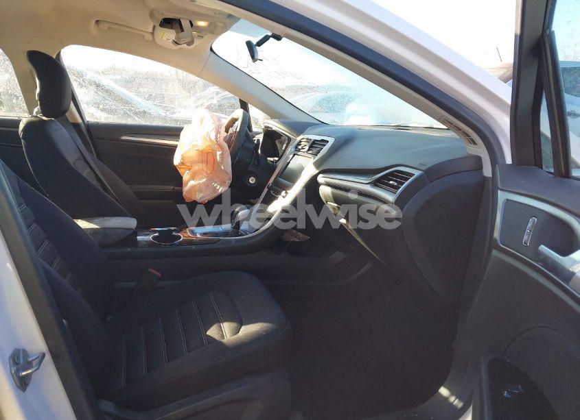 Photo 5 of 2014 Ford Fusion SE (VIN 3FA6P0HD5ER282730)