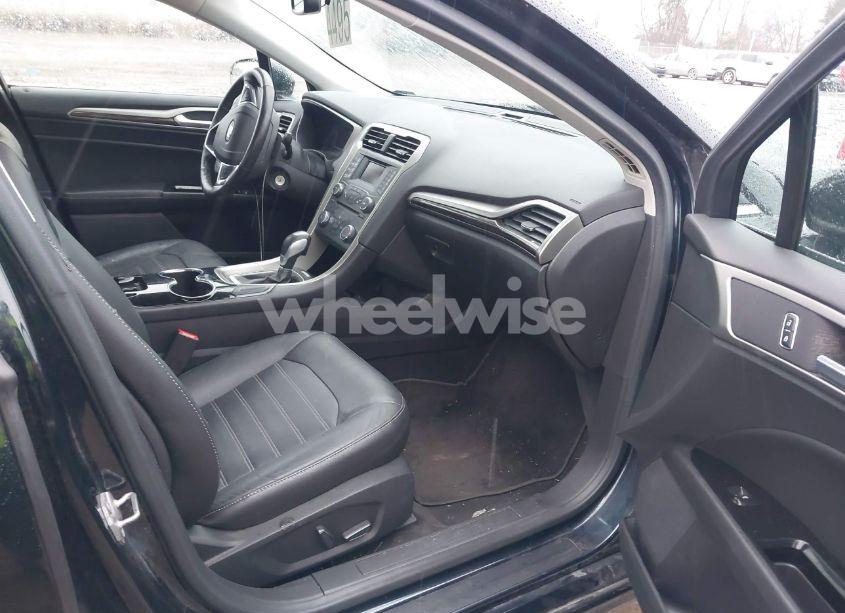 Photo 5 of 2014 Ford Fusion SE (VIN 3FA6P0HD5ER314799)