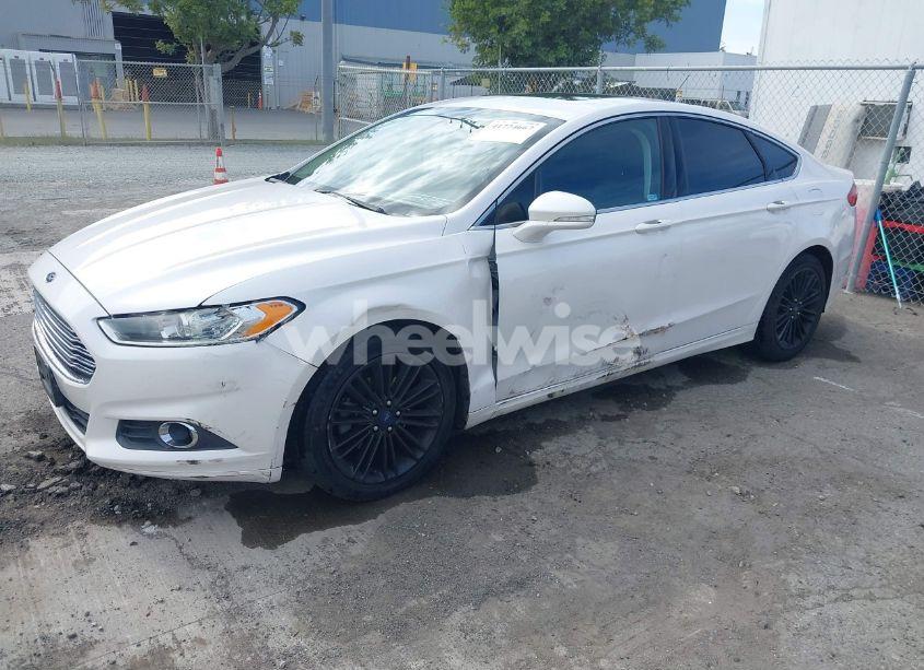 Photo 2 of 2014 Ford Fusion SE (VIN 3FA6P0HD5ER317203)