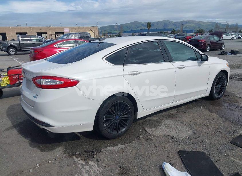 Photo 4 of 2014 Ford Fusion SE (VIN 3FA6P0HD5ER317203)