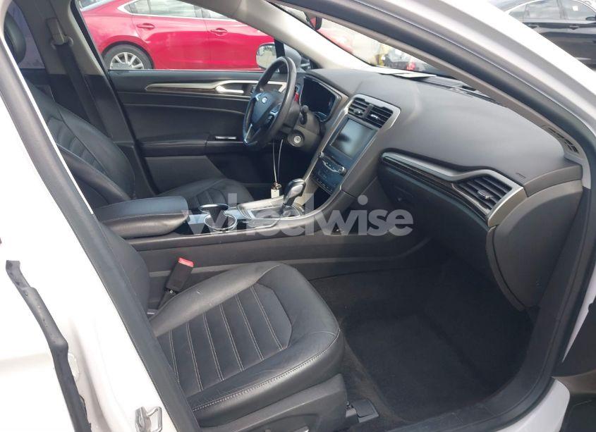 Photo 5 of 2014 Ford Fusion SE (VIN 3FA6P0HD5ER317203)