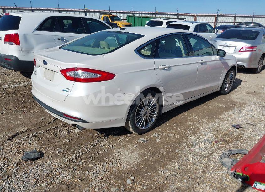 Photo 4 of 2014 Ford Fusion SE (VIN 3FA6P0HD5ER373089)