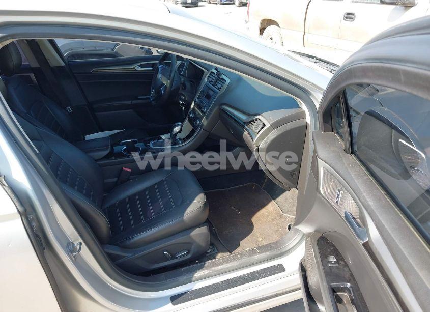 Photo 5 of 2015 Ford Fusion SE (VIN 3FA6P0HD5FR130383)