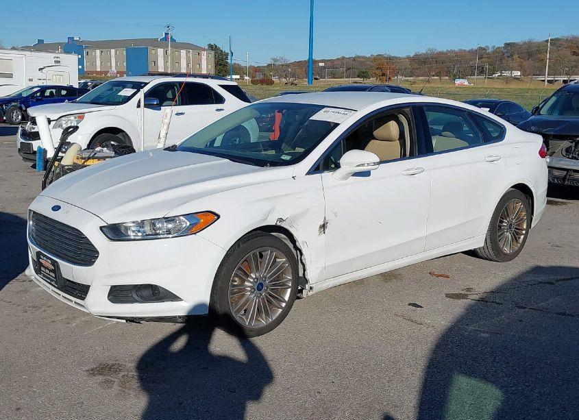 Photo 2 of 2015 Ford Fusion SE (VIN 3FA6P0HD5FR139259)