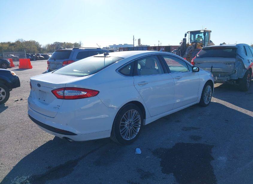 Photo 4 of 2015 Ford Fusion SE (VIN 3FA6P0HD5FR139259)