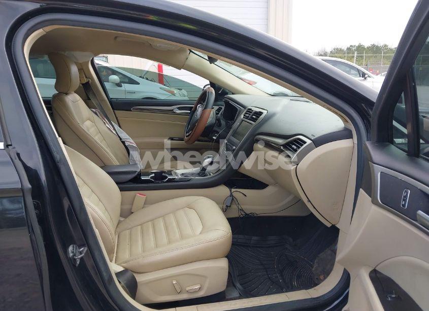 Photo 5 of 2016 Ford Fusion SE (VIN 3FA6P0HD5GR101581)