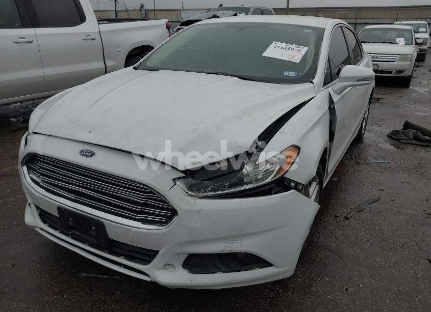 Photo 2 of 2016 Ford Fusion SE (VIN 3FA6P0HD5GR132698)