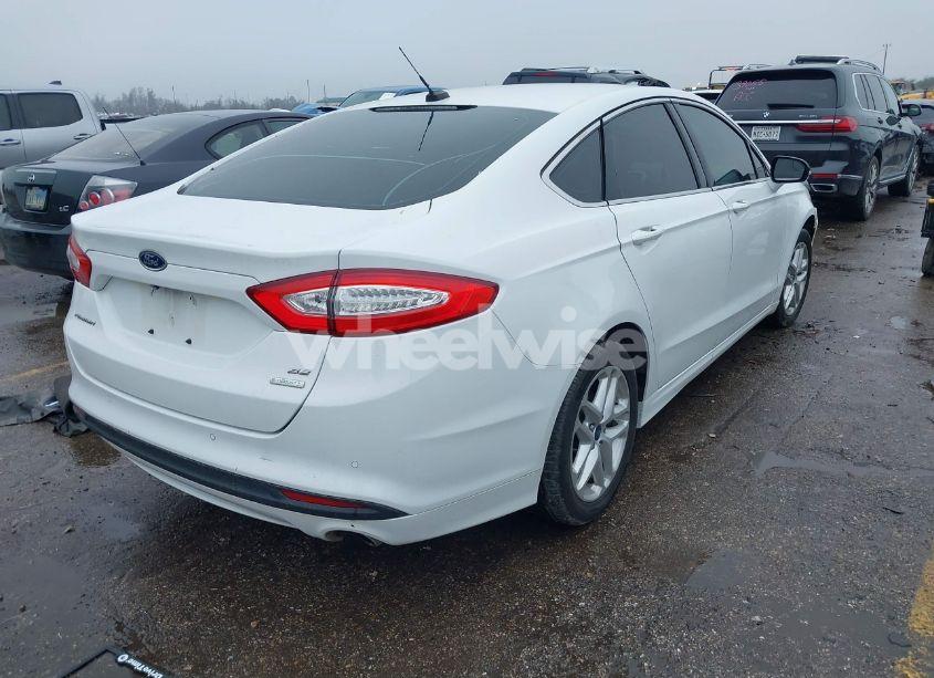 Photo 4 of 2016 Ford Fusion SE (VIN 3FA6P0HD5GR132698)