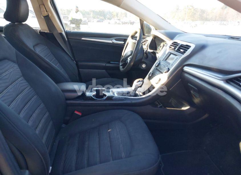 Photo 5 of 2016 Ford Fusion SE (VIN 3FA6P0HD5GR147248)