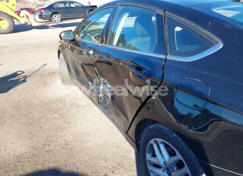 Photo 6 of 2016 Ford Fusion SE (VIN 3FA6P0HD5GR147248)