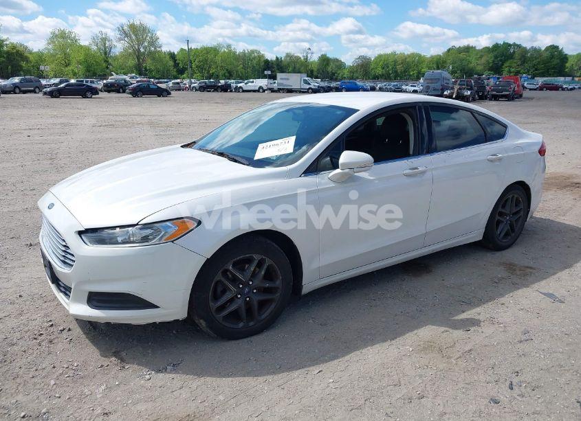 Photo 2 of 2016 Ford Fusion SE (VIN 3FA6P0HD5GR172506)