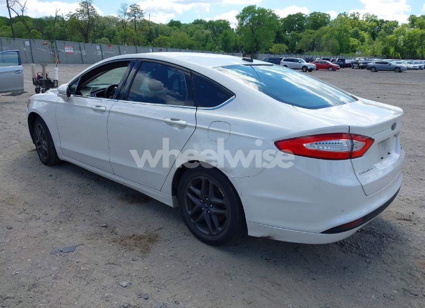 Photo 3 of 2016 Ford Fusion SE (VIN 3FA6P0HD5GR172506)